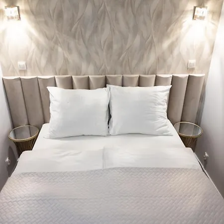 Aparthome Apartment *